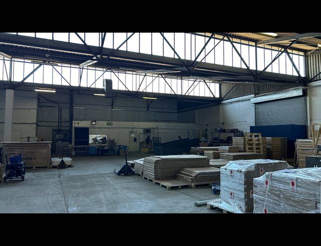 1,810M² WAREHOUSE TO LET IN EPPING INDUSTRIAL